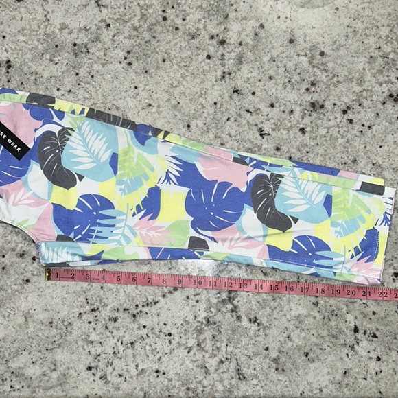 Tribal Jeans Audrey Mid-Rise Capri - Picture 6 of 6